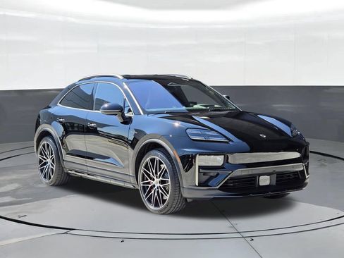 Certified 2025 Porsche Macan Turbo Electric AWD/4WD image 6
