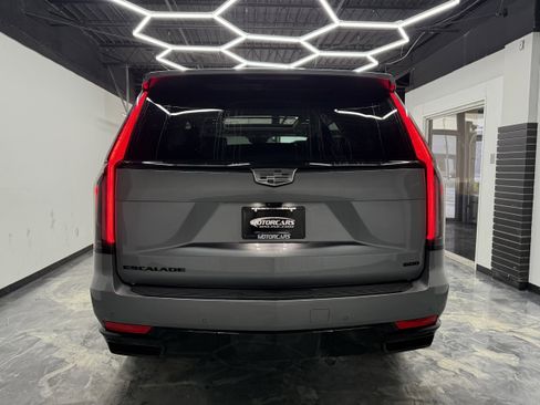 Used 2024 Cadillac Escalade Sport Platinum image 4