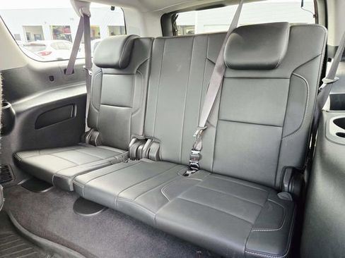 Used 2020 Chevrolet Suburban Premier w/ Premier 6.2L Value Package image 12