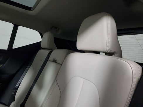 Certified 2025 Volvo XC40 B5 Plus AWD/4WD image 13