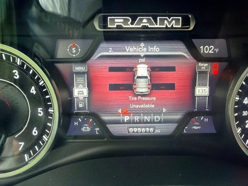 Used 2019 RAM 1500 Laramie AWD/4WD image 16