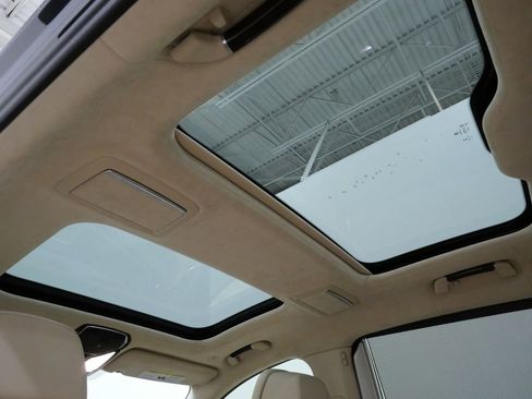 Used 2019 BMW 750i xDrive w/ Executive Package image 4