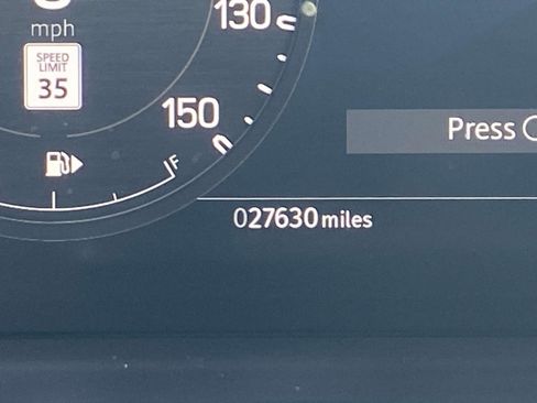 Used 2024 Land Rover Defender 110 V8 image 25