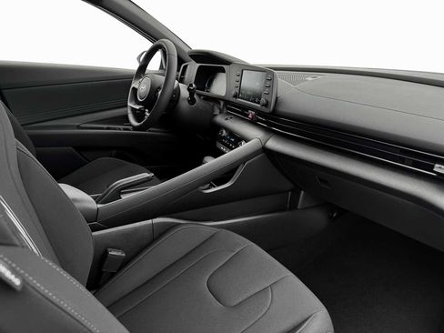 Certified 2025 Hyundai Elantra Sport FWD image 15