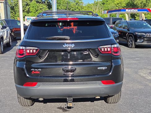Used 2024 Jeep Compass Latitude AWD/4WD image 5