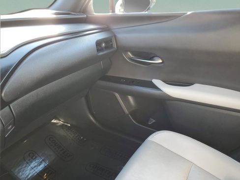 Used 2021 Lexus UX 200 w/ Accessory Package (Z1) image 25
