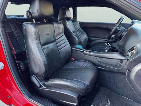 Used 2015 Dodge Challenger SRT image 44