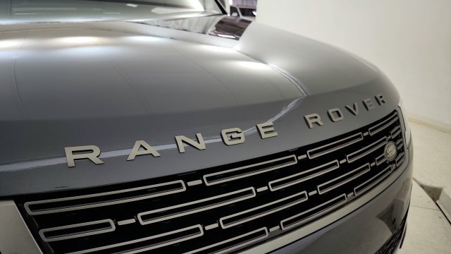 Used 2024 Land Rover Range Rover Sport SE AWD/4WD image 30