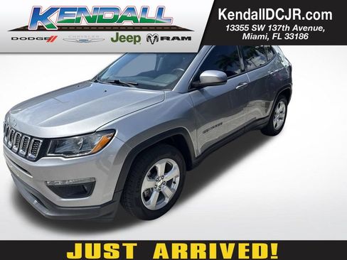 Used 2020 Jeep Compass Latitude FWD image 1