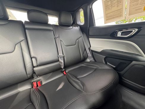 Used 2025 Jeep Compass Limited image 38