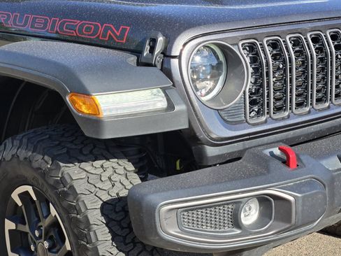 Used 2024 Jeep Wrangler Unlimited Rubicon AWD/4WD image 9
