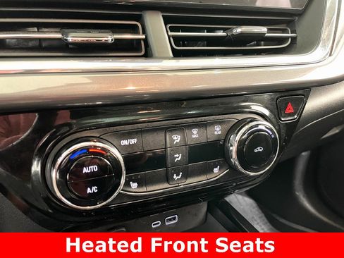 Certified 2024 Chevrolet Trax ACTIV w/ Sunroof Package image 8