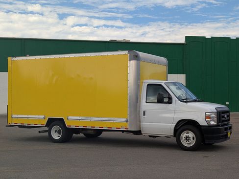 Used 2024 Ford E-350 and Econoline 350 Super Duty w/ Driver's Safety Package image 1