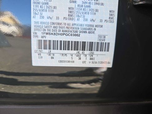 Used 2023 Ford Explorer XLT AWD/4WD image 29