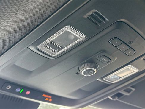 Used 2024 GMC Yukon SLT image 25