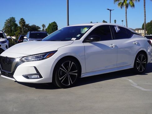 Used 2023 Nissan Sentra SR w/ SR Premium Package image 4