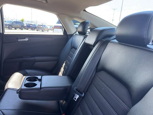 Used 2018 Ford Fusion SE w/ Equipment Group 201A FWD image 33