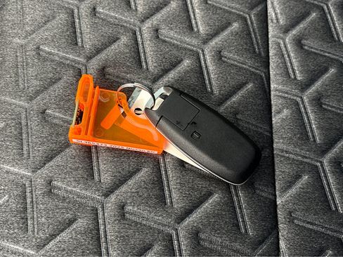 Used 2025 Nissan Kicks SV image 27