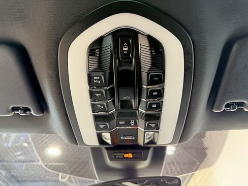 Used 2017 Porsche Macan S image 34