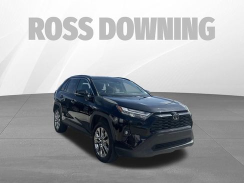Used 2022 Toyota RAV4 XLE Premium FWD image 3