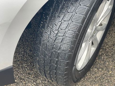 Used 2019 Chevrolet Equinox LT w/ Driver Convenience Package image 26