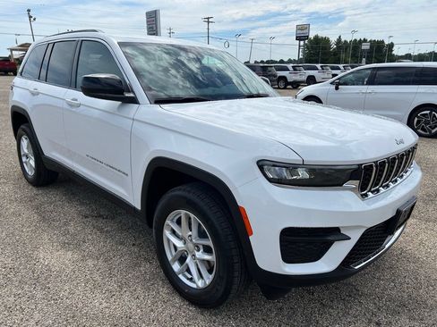 New 2026 Jeep Grand Cherokee Laredo AWD/4WD image 7