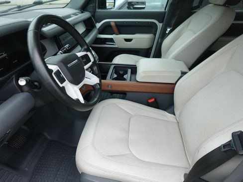 Used 2023 Land Rover Defender 110 SE AWD/4WD image 19
