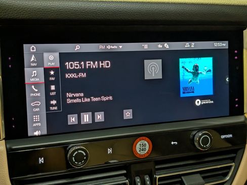 Certified 2026 Porsche Macan AWD/4WD image 37