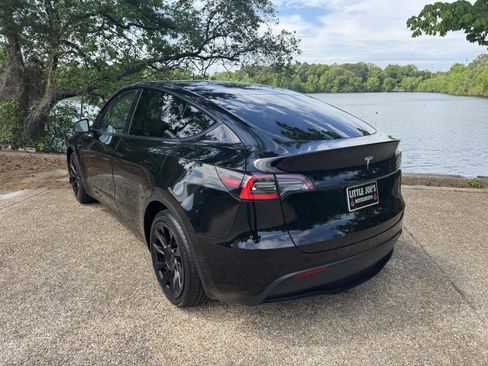 Used 2021 Tesla Model Y 2WD image 9