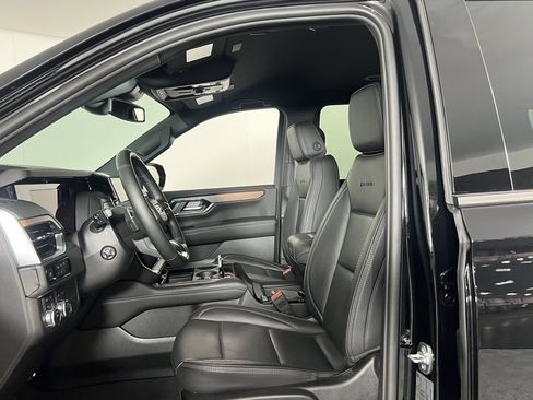 Used 2025 GMC Yukon XL Denali image 21