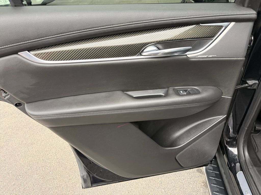 Used 2021 Cadillac XT6 Sport AWD/4WD image 25