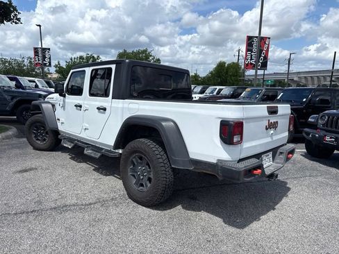 Used 2023 Jeep Gladiator Mojave AWD/4WD image 16
