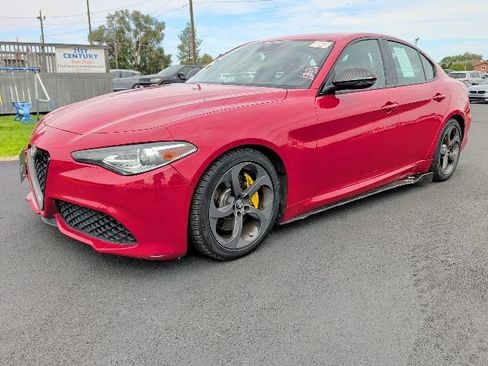 Used 2017 Alfa Romeo Giulia w/ Sport Appearance Package RWD image 1