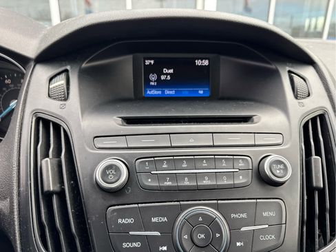 Used 2015 Ford Focus SE image 6