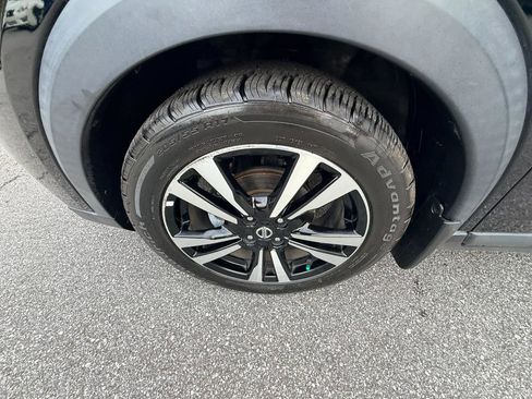 Used 2018 Nissan Kicks SV image 28