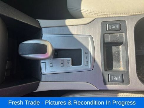 Used 2011 Subaru Outback 2.5i Limited w/ PWR Moonroof Pkg AWD/4WD image 13