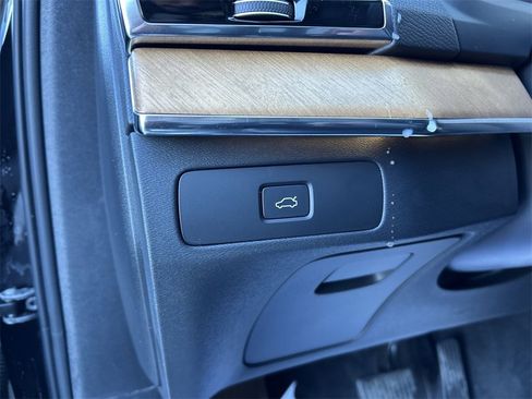 Certified 2023 Volvo XC90 B5 Plus image 17