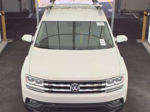 Used 2018 Volkswagen Atlas SE image 2