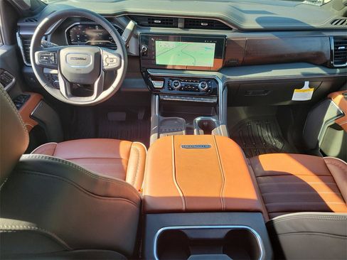 New 2025 GMC Sierra 3500 Denali Ultimate image 17