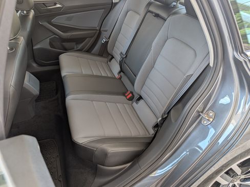 Used 2025 Volkswagen Jetta SE w/ Sunroof Package FWD image 18