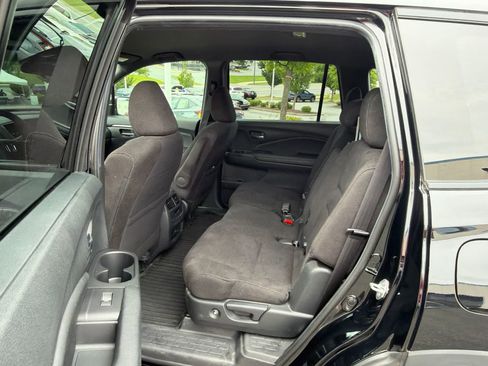 Used 2022 Honda Pilot Sport image 16