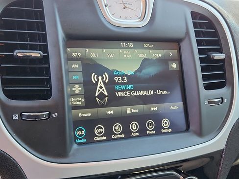 Used 2023 Chrysler 300 Touring L w/ Safetytec Plus Group image 15