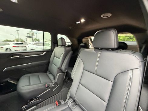 New 2027 GMC Acadia Elevation w/ Elevation Premium Package AWD/4WD image 15