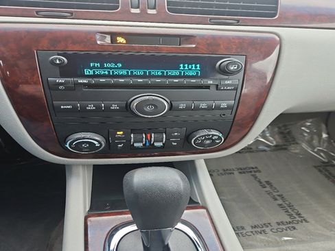 Used 2009 Chevrolet Impala LT w/ Luxury Edition Package image 17