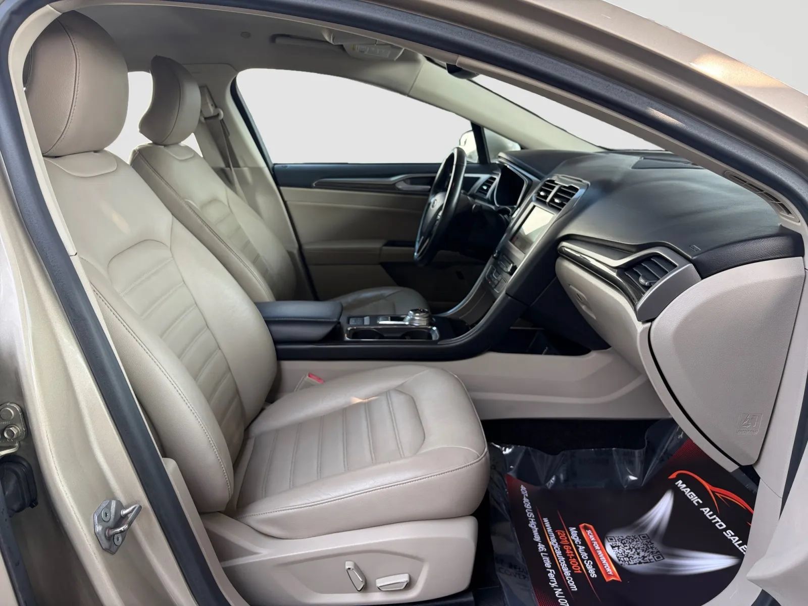 Used 2017 Ford Fusion Energi SE FWD image 20