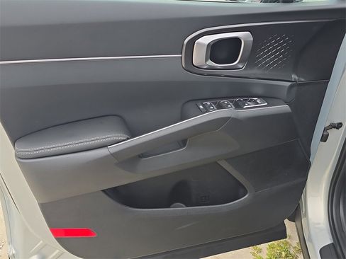 New 2026 Kia Sorento S image 19