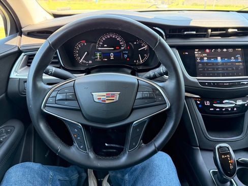 Used 2019 Cadillac XT5 Premium Luxury AWD/4WD image 16