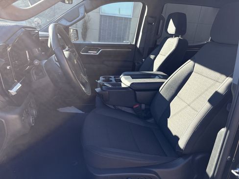 Used 2025 Chevrolet Silverado 1500 LT image 16