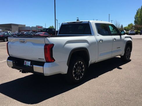 Used 2025 Toyota Tundra Limited AWD/4WD image 8