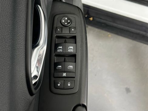 Used 2022 Jeep Cherokee Trailhawk w/ Technology Group B image 17